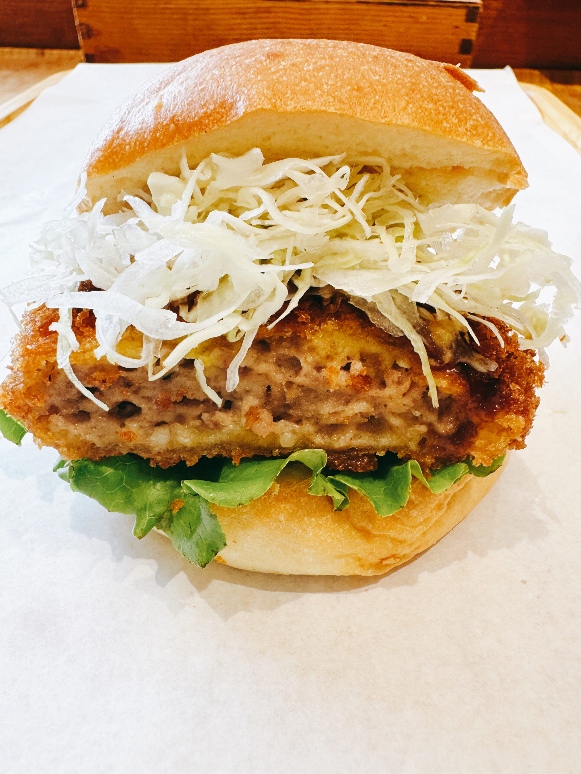 メンチカツバーガー